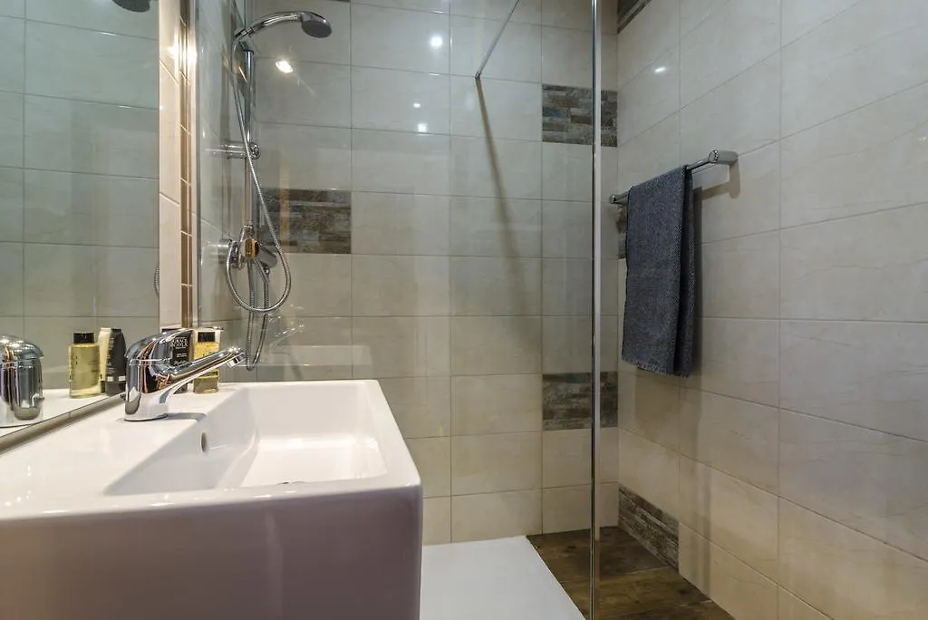 Lagos Downtown Guesthouse 0*,